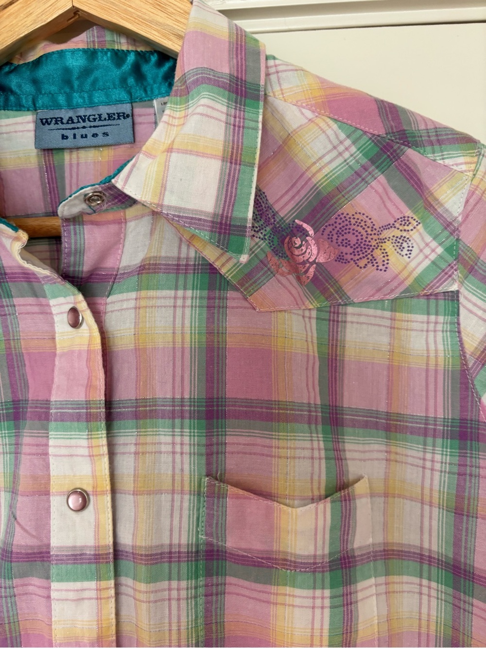 Wrangler Blues Sz L Cotton Plaid Metallic Shirt Pink Pearl Snap Buttons Western - Picture 6 of 10
